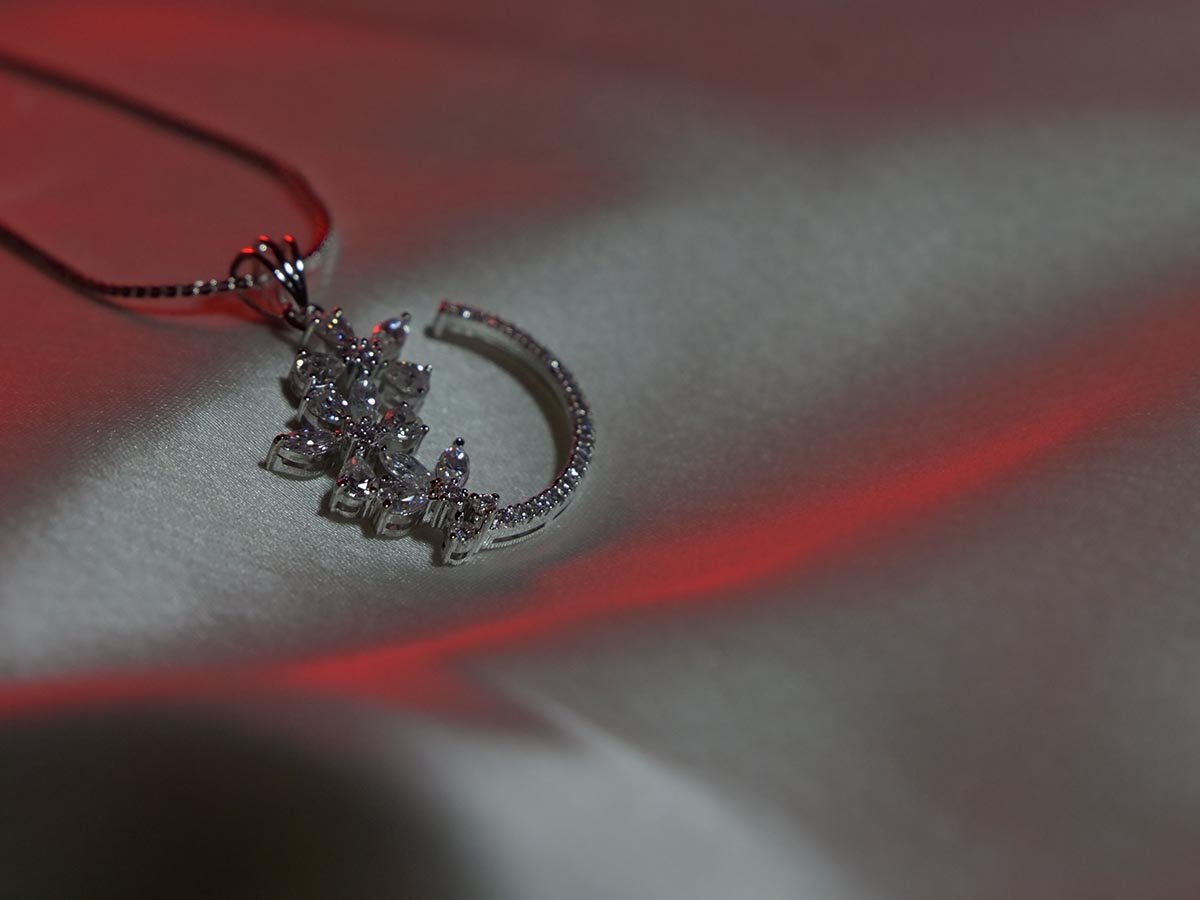 Raw product image before retouching